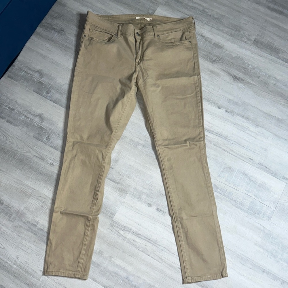 Denim Levi 711 skinny Jeans in tan. Size 32.